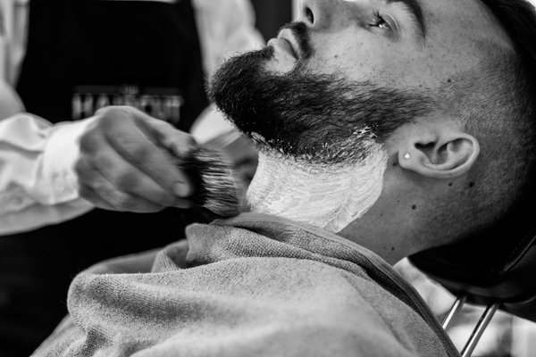 Des conseils pour bien choisir votre huile à barbe